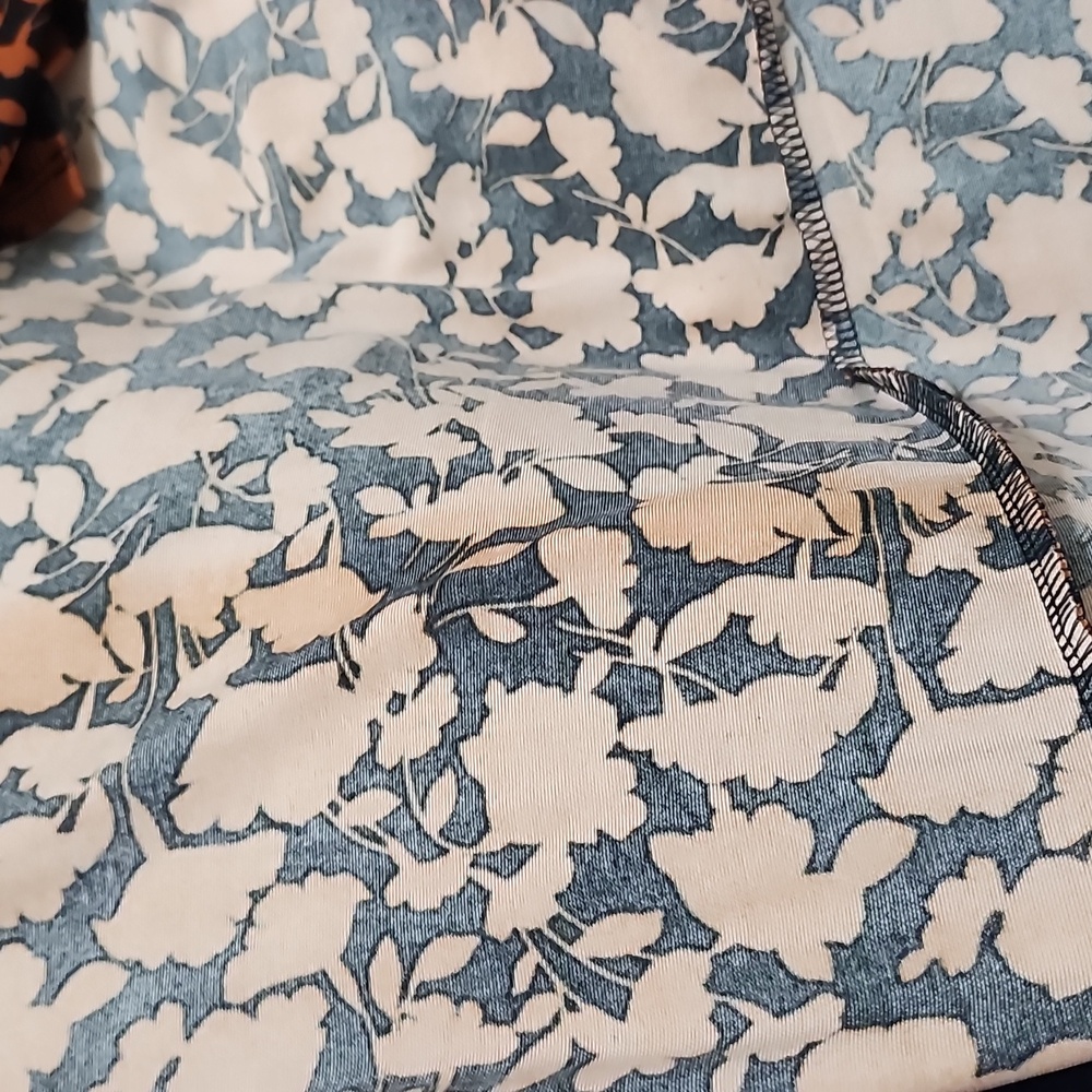 Amazon essentials - Picture 9 of 9